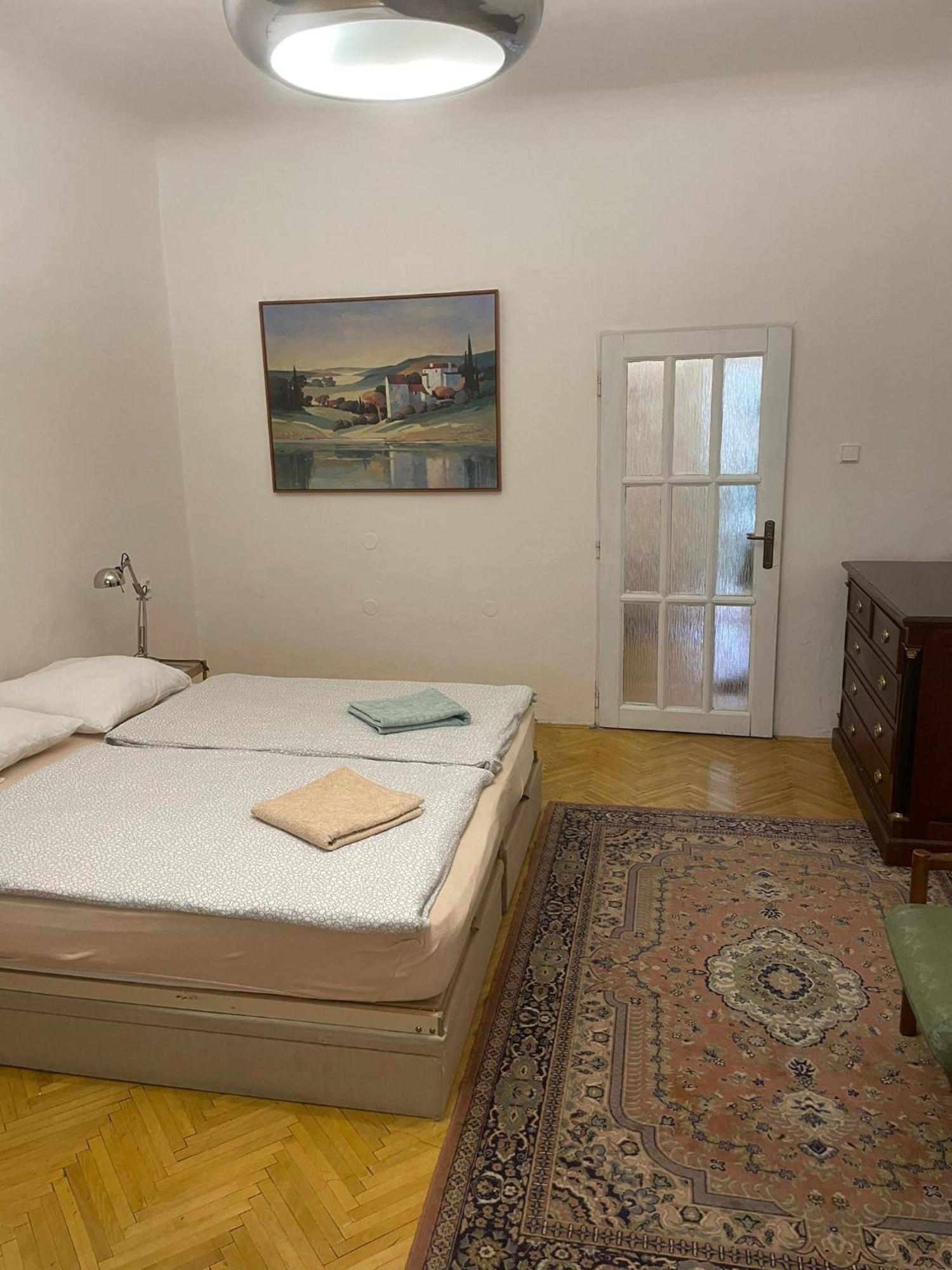 Old Town Herberghaus, 250M To Charles Bridge Apartment Praha Bagian luar foto